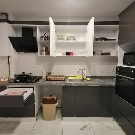 דירה Sweet Warm House In איסטמבול