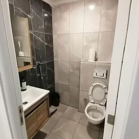 Sweet Warm House In דירה *
