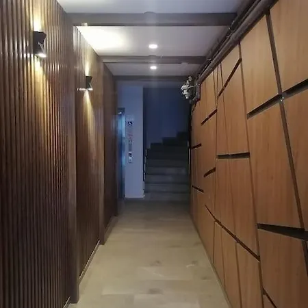 דירה Sweet Warm House In *